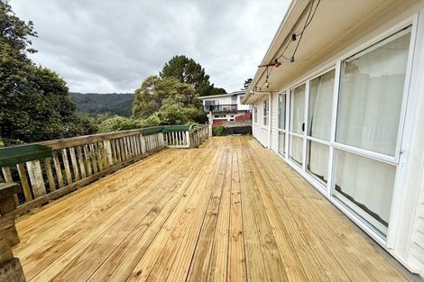 Photo of property in 17 Amundsen Grove, Stokes Valley, Lower Hutt, 5019
