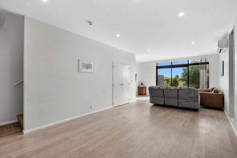 Photo of property in 15 Battalion Drive, Papakura, 2110