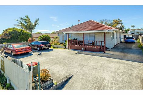 Photo of property in 12 Nicola Place, Mangere, Auckland, 2022