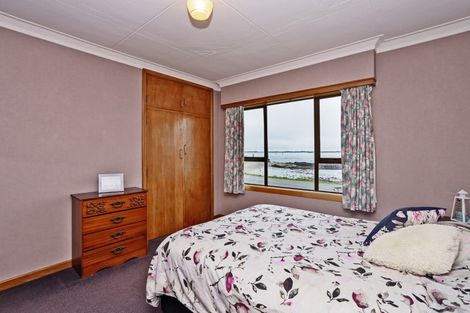 Photo of property in 180 Marine Parade, Bluff, 9814