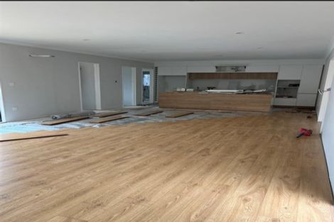 Photo of property in 16 Lumber Rise, Swanson, Auckland, 0614