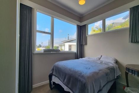 Photo of property in 2/17 Bevyn Street, Castor Bay, Auckland, 0620