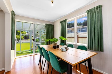 Photo of property in 10 Mimihau Grove, Wainuiomata, Lower Hutt, 5014