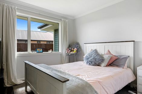 Photo of property in 66 Watkins Drive, Rangiora, 7400