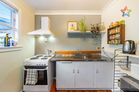 Photo of property in 2/264 Muritai Road, Eastbourne, Lower Hutt, 5013