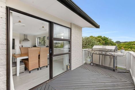 Photo of property in 12 Ash Place, Whalers Gate, New Plymouth, 4310