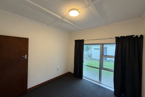 Photo of property in 113 Mangorei Road, Merrilands, New Plymouth, 4312