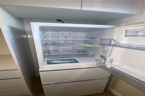 Photo of property in 5/58 Te Atatu Road, Te Atatu South, Auckland, 0610