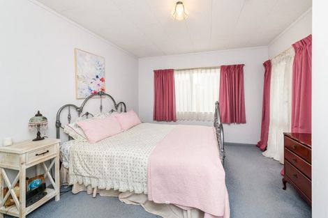 Photo of property in 72 Geraldine Crescent, Cloverlea, Palmerston North, 4412