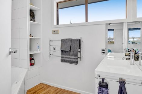 Photo of property in 164 Tukapa Street, Westown, New Plymouth, 4310