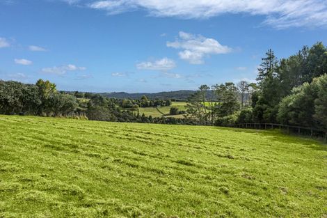 Photo of property in 13 Vaughans Road, Okura, Albany, 0792