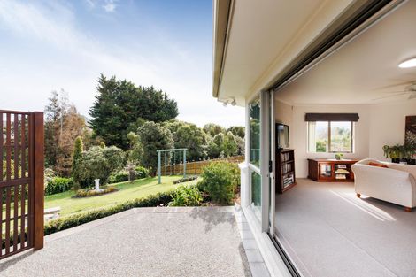 Photo of property in 63 Pacific Drive, Fitzherbert, Palmerston North, 4410