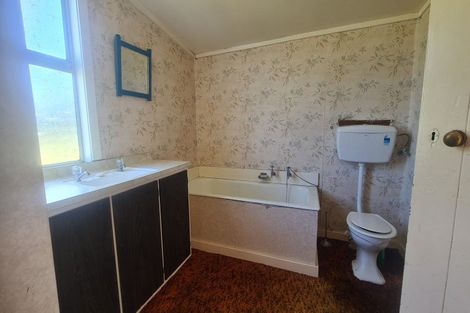 Photo of property in 3 King Street, Opunake, 4616