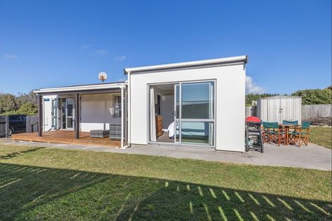 Photo of property in 21 Rua Avenue, Waitarere Beach, Levin, 5510