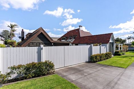 Photo of property in 14 Rewiti Avenue, Takapuna, Auckland, 0622