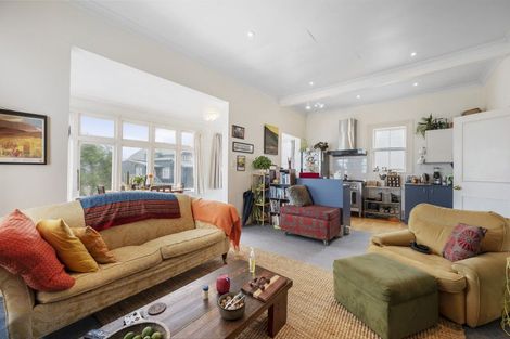 Photo of property in 54 Roxburgh Street, Mount Victoria, Wellington, 6011