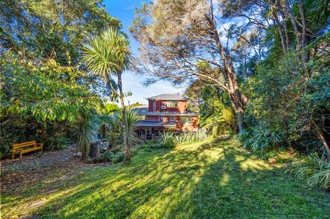 Photo of property in 34 Rauhuia Crescent, Parau, Auckland, 0604