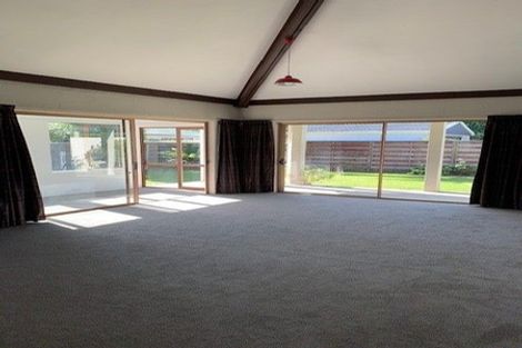 Photo of property in 70 Nimmo Avenue East, Waikanae, 5036