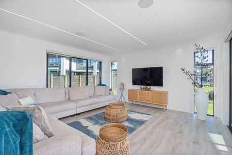 Photo of property in 17 Fred Harsant Drive, Cooks Beach, 3591