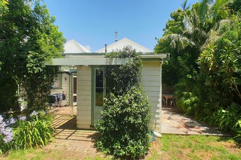 Photo of property in 6 Cowper Street, Devonport, Auckland, 0624