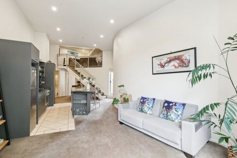 Photo of property in Stadium Garden Flats, 101/107 Thorndon Quay, Pipitea, Wellington, 6011