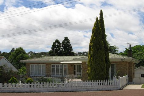 Photo of property in 364 Blockhouse Bay Road, Blockhouse Bay, Auckland, 0600