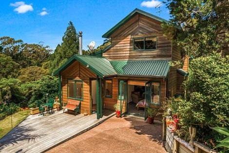 Photo of property in 214 Shaw Road, Oratia, Auckland, 0604