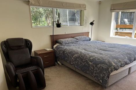 Photo of property in 8 Ballini Rise, West Harbour, Auckland, 0618