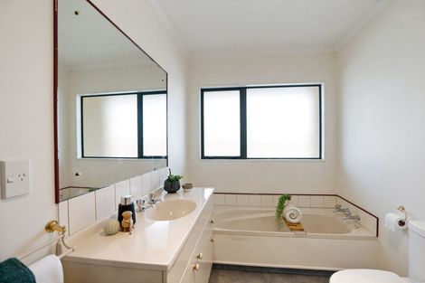 Photo of property in 6 Mistral Place, Paraparaumu Beach, Paraparaumu, 5032