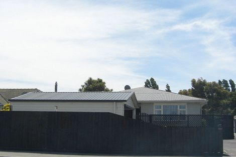 Photo of property in 213 Wainoni Road, Avondale, Christchurch, 8061