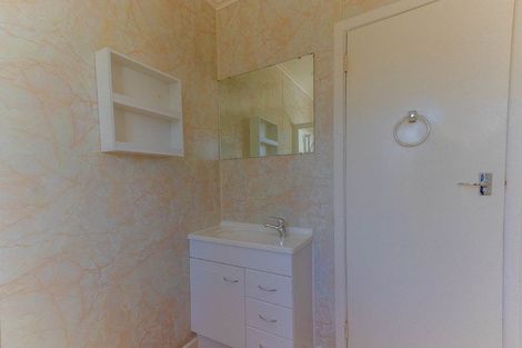 Photo of property in 5 Ngahina Street, Marton, 4710