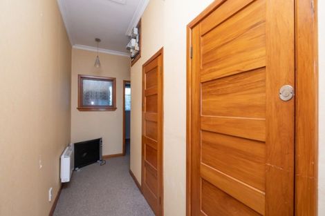 Photo of property in 2 Collins Street, Hawera, 4610