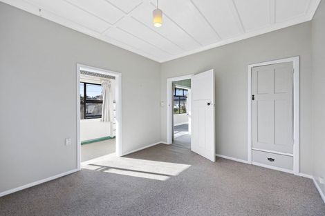 Photo of property in 5 Egmont Street, Hawera, 4610