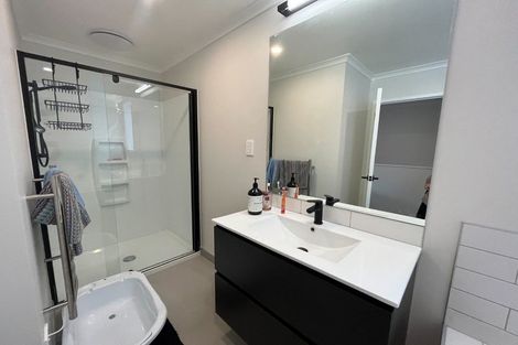 Photo of property in 17 Seafarer Crescent, Stanmore Bay, Whangaparaoa, 0932