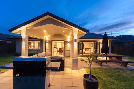 Photo of property in 11 Wakefield Place, Rototuna North, Hamilton, 3210