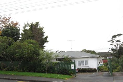 Photo of property in 80 Beach Road, Mellons Bay, Auckland, 2014