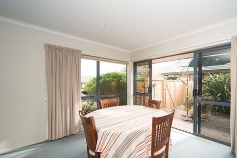 Photo of property in 12 Johnstone Drive, Fitzherbert, Palmerston North, 4410