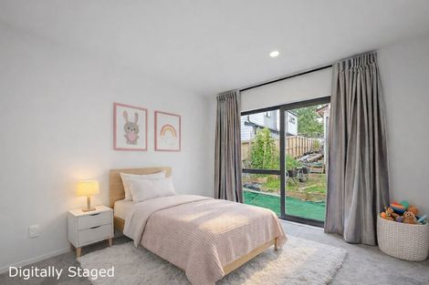 Photo of property in 25a Athena Drive, Totara Vale, Auckland, 0629
