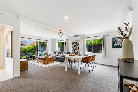 Photo of property in 79a Wharf Road, Te Atatu Peninsula, Auckland, 0610