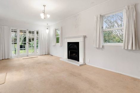 Photo of property in 8 Normanton Street, Glenfield, Auckland, 0629