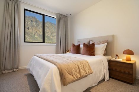 Photo of property in 28 Cunninghams Drive, Jacks Point, Queenstown, 9371