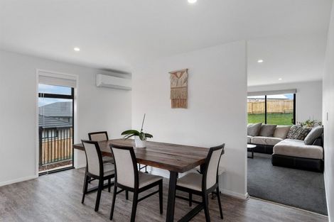 Photo of property in 8 Anglers Way, Omokoroa, 3114