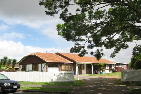 Photo of property in 61 Walter Strevens Drive, Conifer Grove, Takanini, 2112