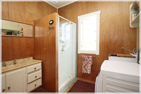 Photo of property in 42 Nuku Street, Tangimoana, 4822