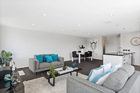 Photo of property in 17 Butterworth Crescent, Papamoa Beach, Papamoa, 3118