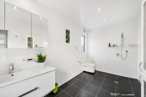 Photo of property in 65a Homebush Road, Khandallah, Wellington, 6035