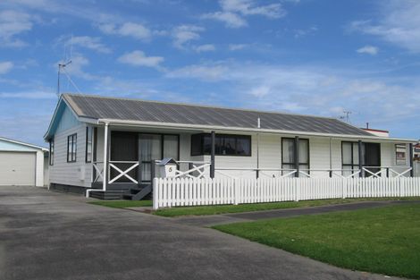 Photo of property in 5 Poutama Place, Tawhero, Whanganui, 4501