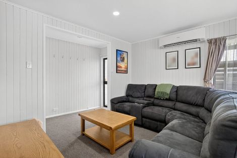 Photo of property in 17 Mellsop Avenue, Waiuku, 2123