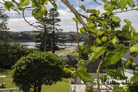 Photo of property in 2 Cliff Street, Pahi, Paparoa, 0571