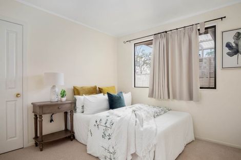 Photo of property in 1/17 Bond Crescent, Forrest Hill, Auckland, 0620